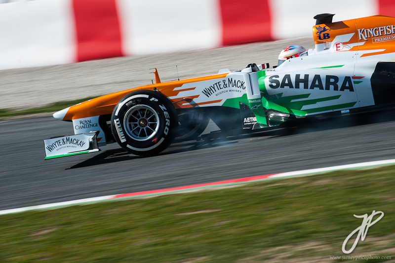 Illustration for article titled The Tense Beauty Of Formula One Practice In Barcelona